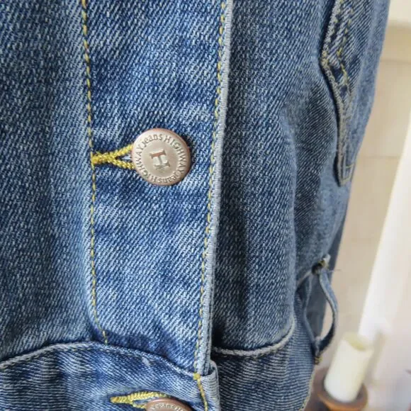 Highway Women's Cropped Denim Trucker Jacket Faux Fur Collar M EUC - Picture 10 of 14